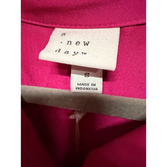 A new Day Pink Satin Top Long Sleeve Button Down Size small NWT Business Casual - Picture 5 of 6